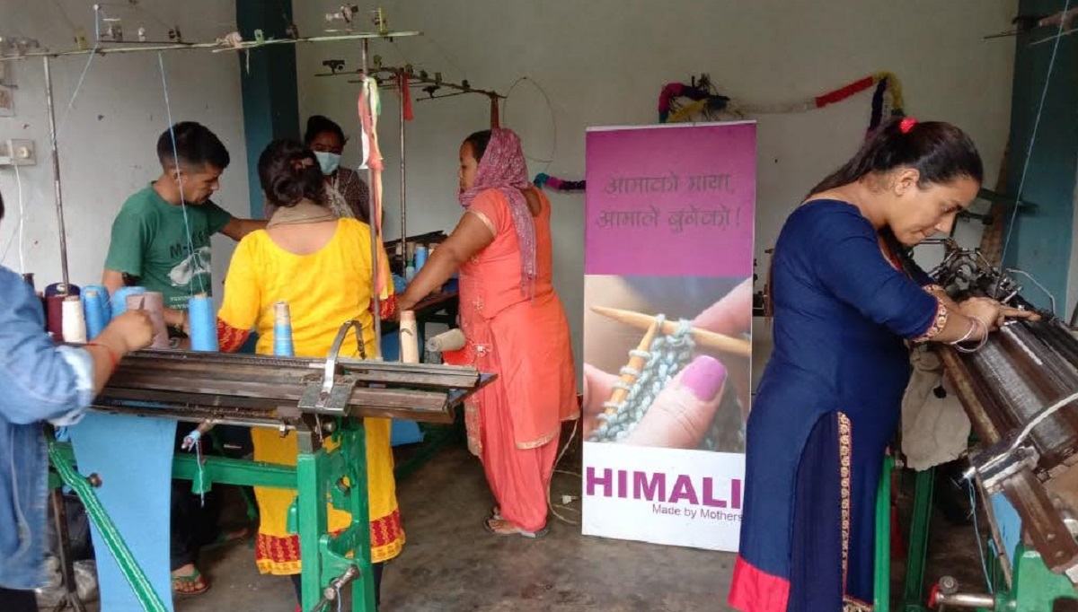 हिमालीः मेड बाइ मदर्समा काम गर्दै। तस्बिर सौजन्यः हिमाली